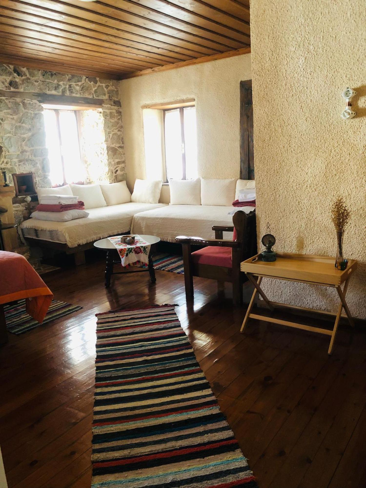 Χαγιάτι Hotell Psarades Exteriör bild
