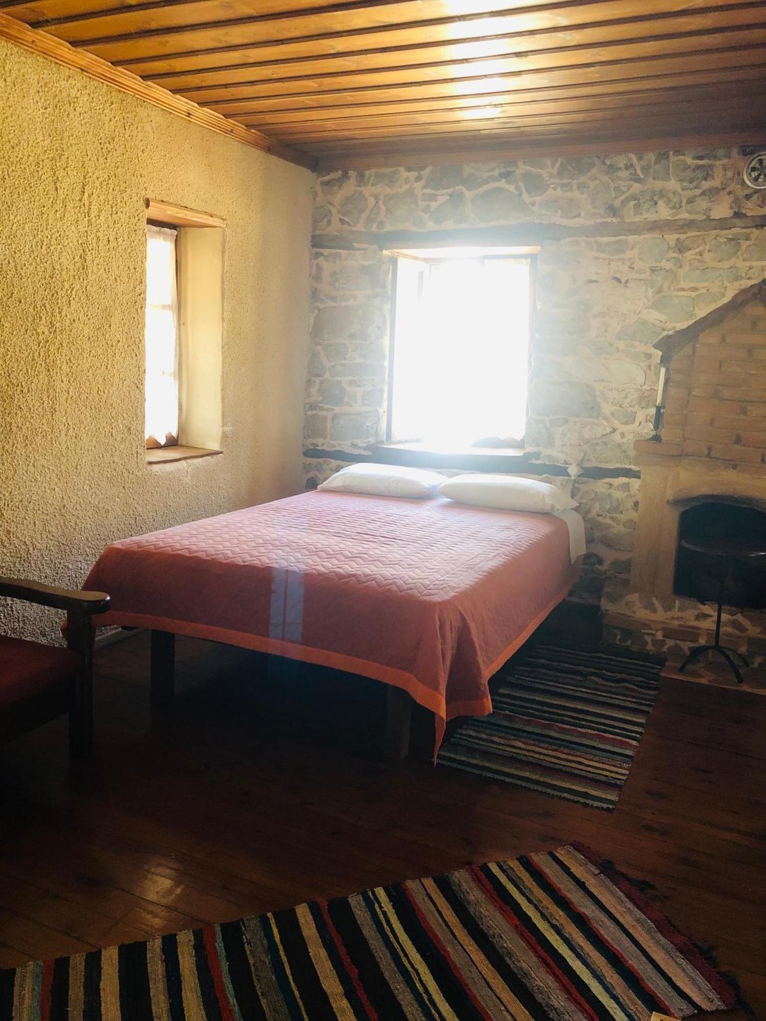 Χαγιάτι Hotell Psarades Exteriör bild