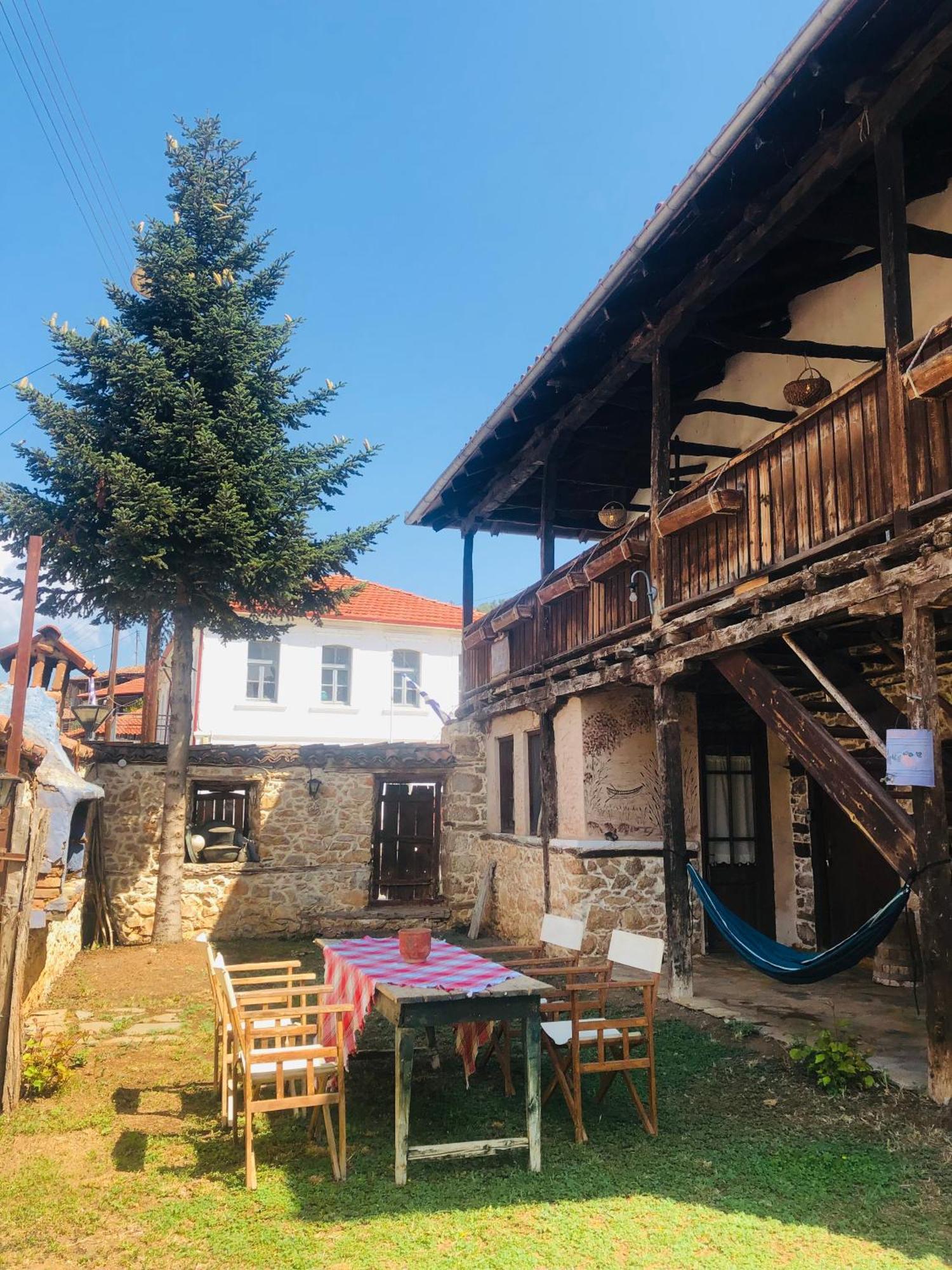 Χαγιάτι Hotell Psarades Exteriör bild
