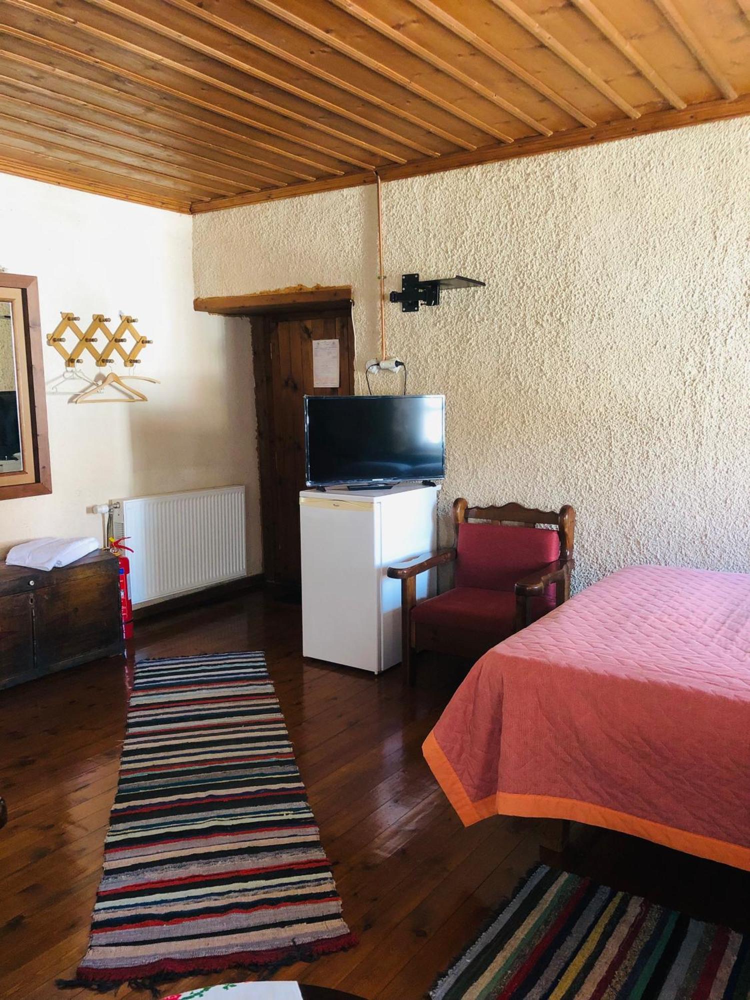 Χαγιάτι Hotell Psarades Exteriör bild