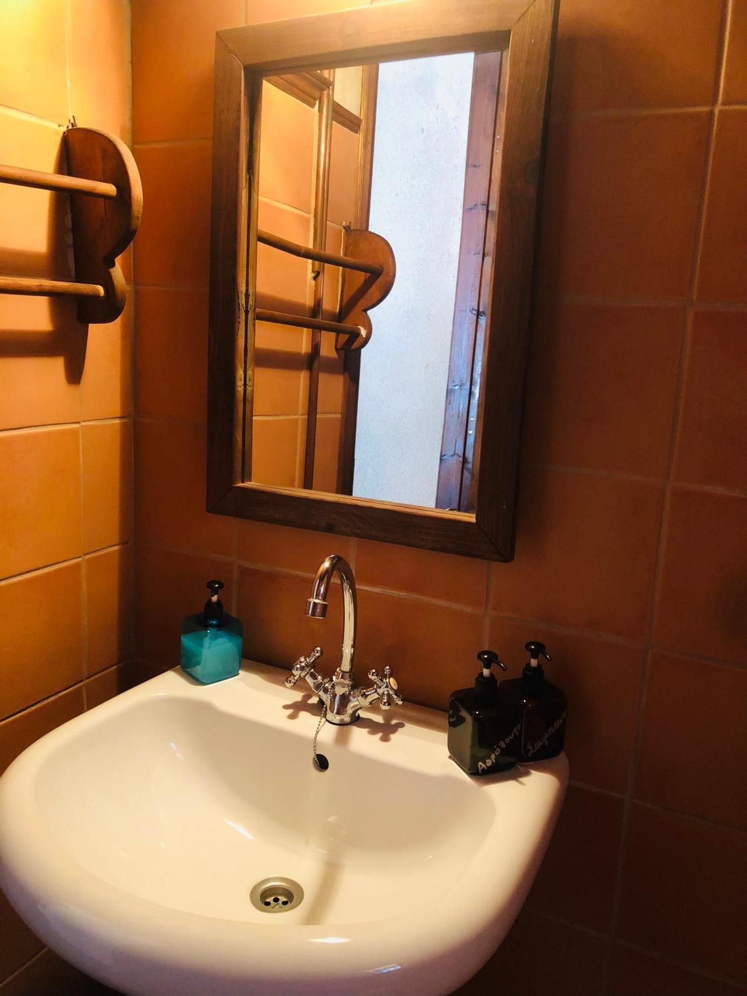 Χαγιάτι Hotell Psarades Exteriör bild